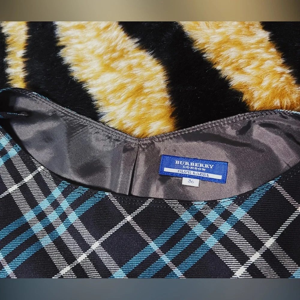 Authentic Burberry dress - Picture 3 of 16